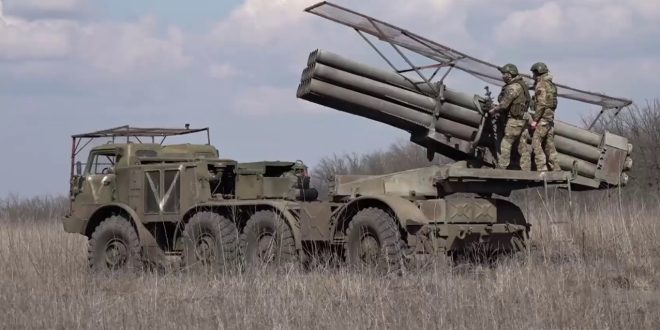 Fuerzas rusas mejoran su situación táctica y ocupan posiciones ventajosas en diferentes frente en Donbás